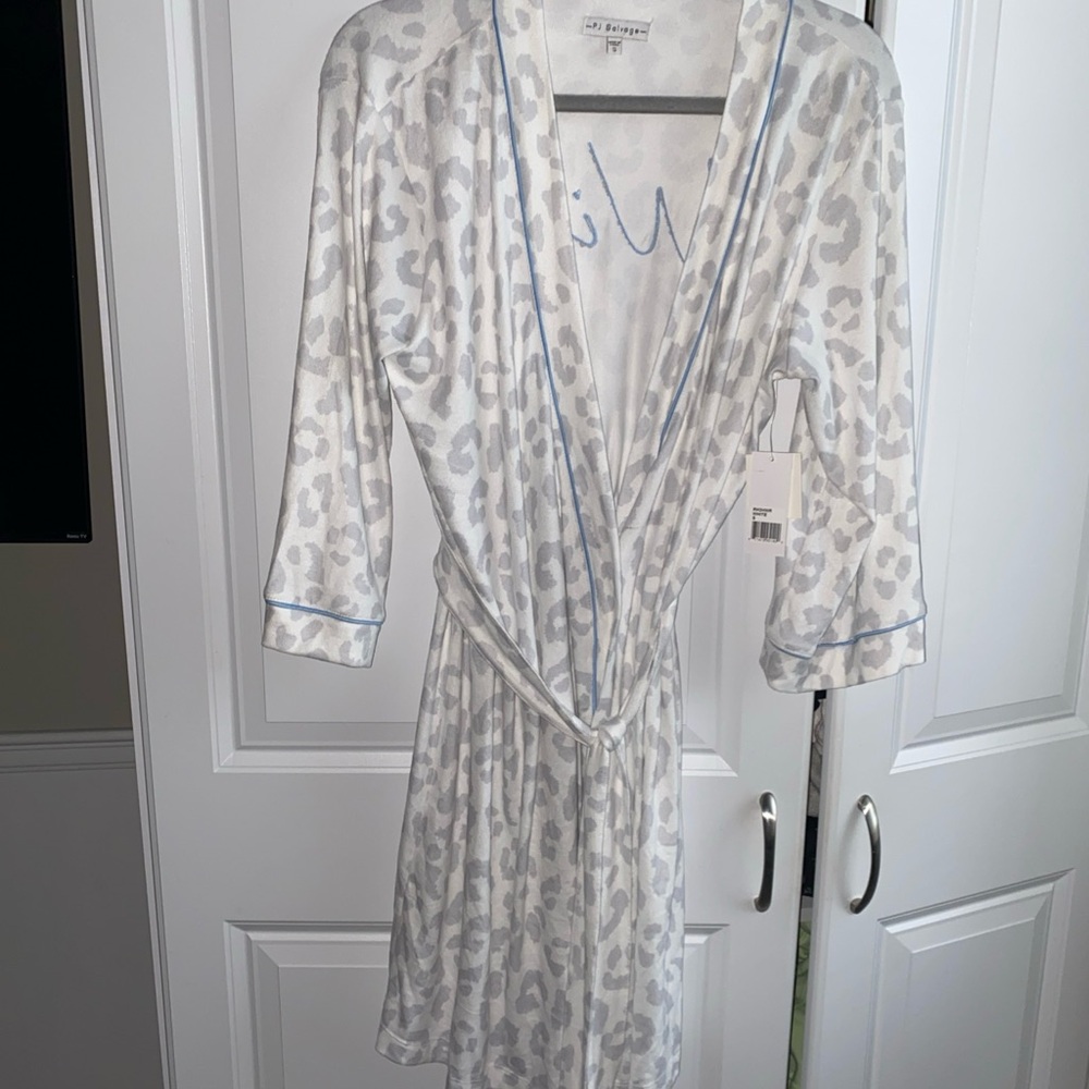 PJ Salvage White Gray Leopard Soft Knit Bridal Wifey Embroidered‎ Robe Small NWT